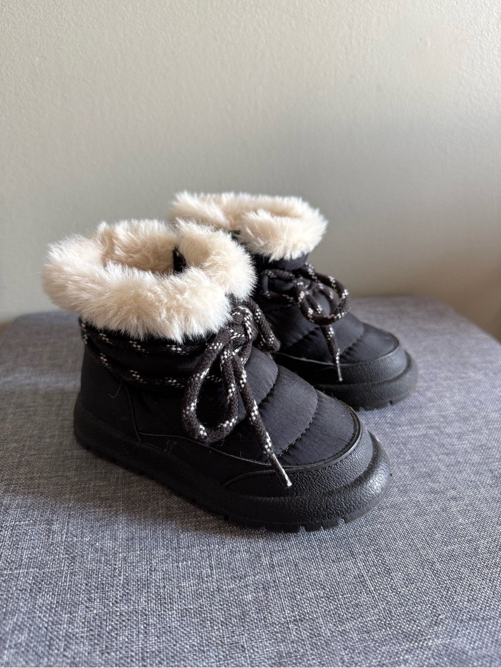 Zara Black Kids Winter Boots with Cream Faux-Fur Cuff